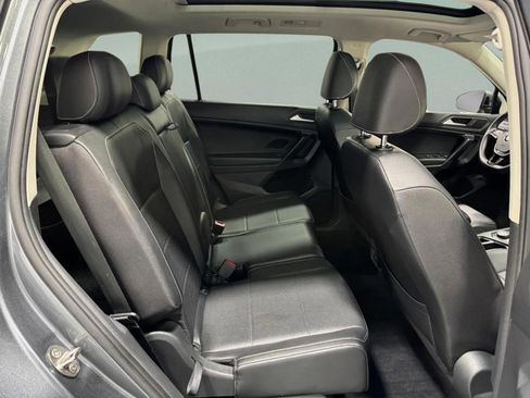 Used 2021 Volkswagen Tiguan SE image 10