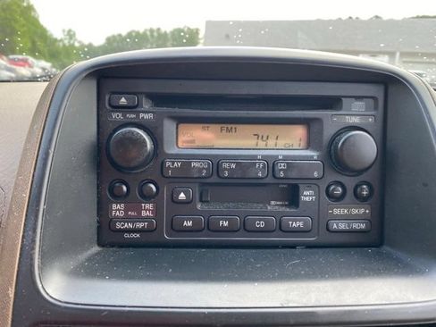 Used 2004 Honda CR-V LX image 19