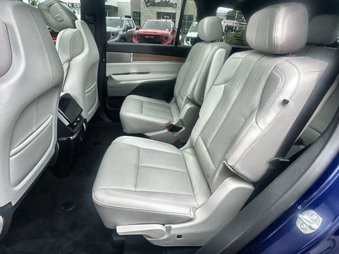 New 2026 Cadillac Vistiq Sport image 26