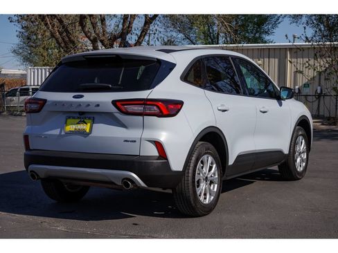Used 2025 Ford Escape Active AWD/4WD image 3