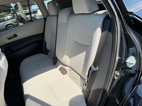 Used 2025 Toyota Corolla Cross LE FWD image 22