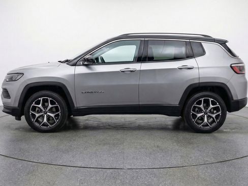 Used 2025 Jeep Compass Limited AWD/4WD image 5