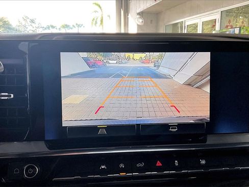 Used 2025 Chevrolet Silverado 1500 LT image 13