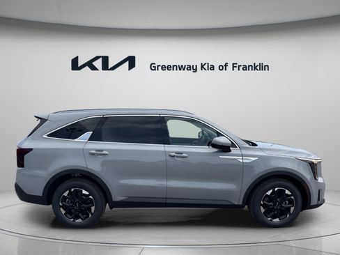 New 2026 Kia Sorento S FWD image 8