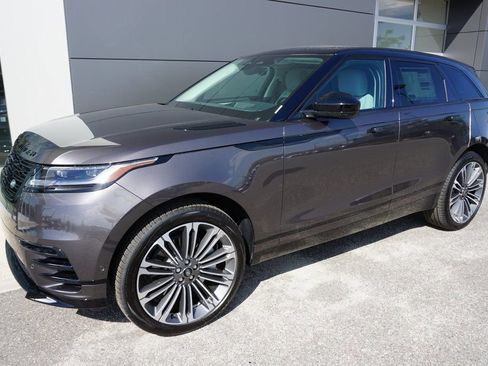 Used 2025 Land Rover Range Rover Velar Dynamic SE image 3