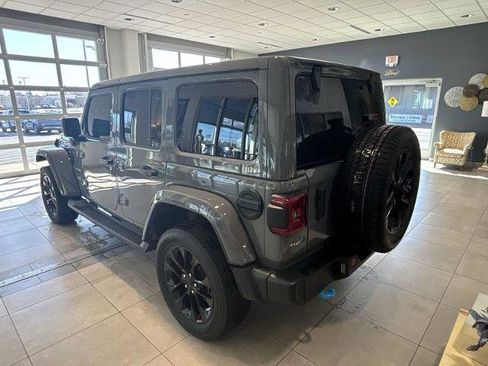 Used 2023 Jeep Wrangler Unlimited Sahara w/ Cold Weather Group AWD/4WD image 5
