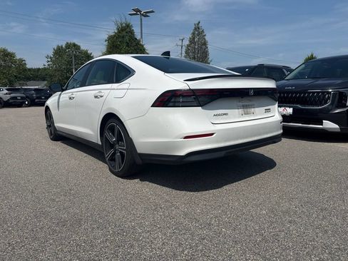 Used 2025 Honda Accord Sport image 3