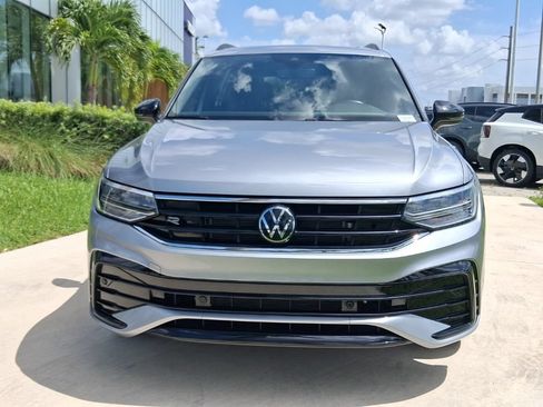 Used 2024 Volkswagen Tiguan SE R-Line FWD image 2
