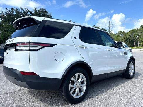 Used 2020 Land Rover Discovery SE image 6