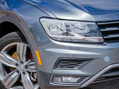 Used 2021 Volkswagen Tiguan SEL AWD/4WD image 3