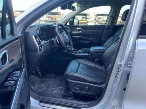 Used 2022 Kia Sorento SX Prestige image 13