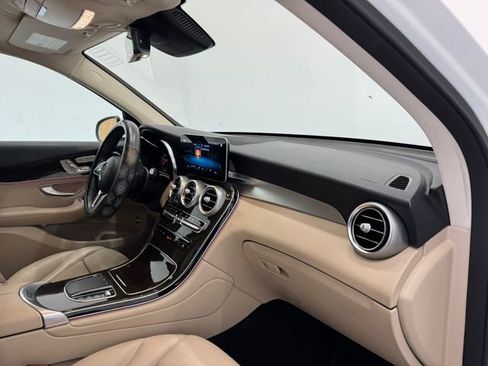 Used 2022 Mercedes-Benz GLC 300 image 35