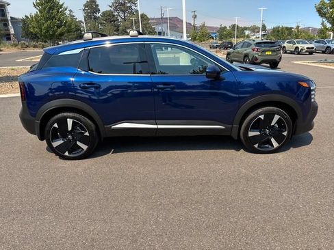 Used 2025 Nissan Kicks SR AWD/4WD image 2