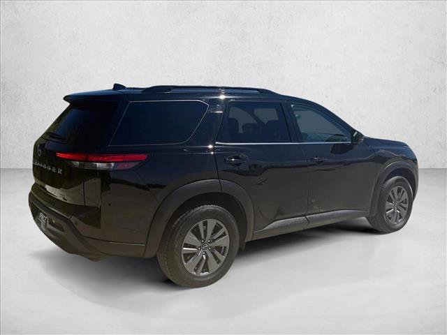 Used 2024 Nissan Pathfinder SV FWD image 5