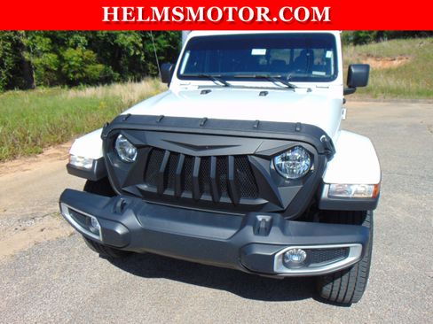 Used 2023 Jeep Gladiator Overland AWD/4WD image 13