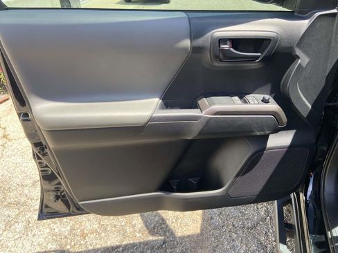 Used 2023 Toyota Tacoma SR5 RWD image 15