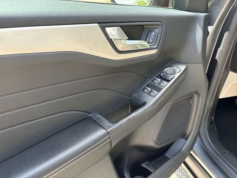 Used 2021 Ford Escape SE w/ Convenience Package FWD image 13