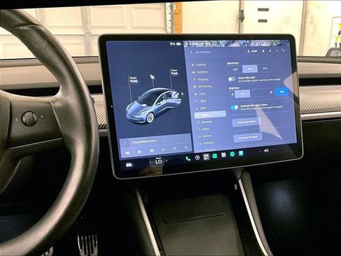 Used 2018 Tesla Model 3 Long Range RWD image 6