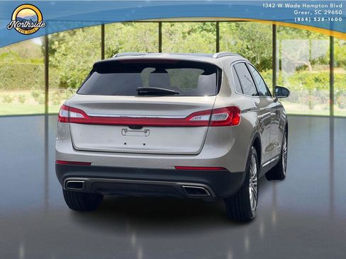 Used 2017 Lincoln MKX Reserve FWD image 3