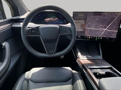 Used 2024 Tesla Model X AWD/4WD image 5