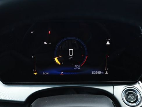Used 2024 Chevrolet Trax LT w/ Sunroof Package FWD image 11