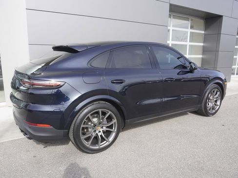 Used 2022 Porsche Cayenne Coupe image 4
