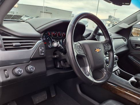 Used 2020 Chevrolet Suburban LT image 11