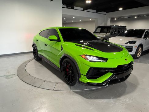 Used 2024 Lamborghini Urus Performante AWD/4WD image 12