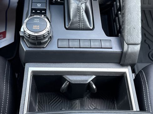 Used 2025 Toyota Tacoma TRD Sport AWD/4WD image 28