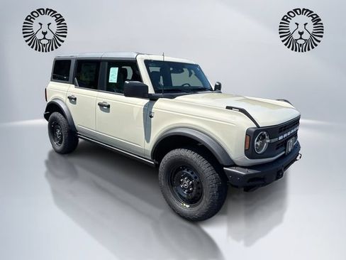 New 2026 Ford Bronco Big Bend w/ Black Diamond Package AWD/4WD image 3