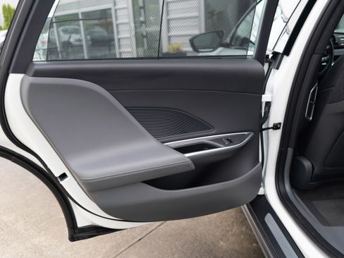 Used 2024 Lucid Air Touring AWD/4WD image 25