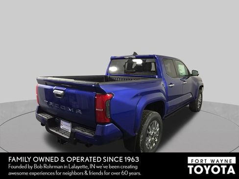 Used 2025 Toyota Tacoma Limited AWD/4WD image 7
