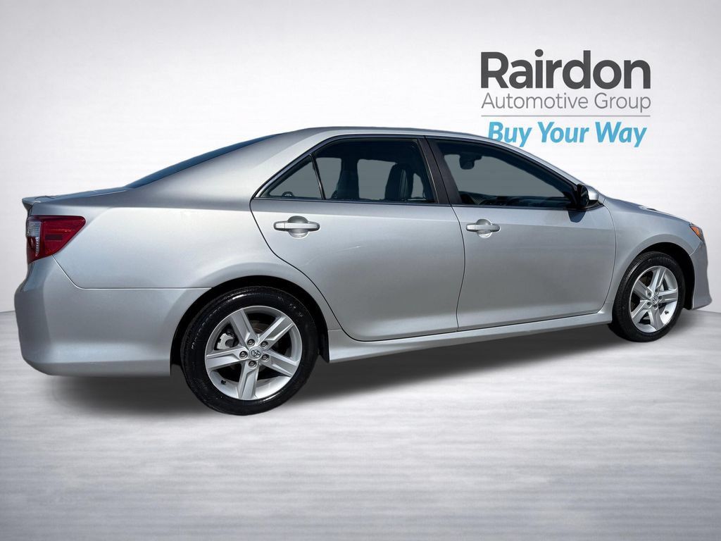 Used 2013 Toyota Camry SE FWD image 7