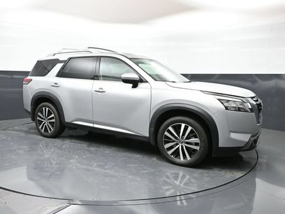 Used 2024 Nissan Pathfinder Platinum w/ Cargo Package