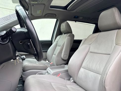 Used 2013 Honda Odyssey Touring Elite image 5