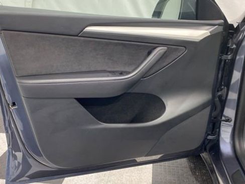 Used 2023 Tesla Model Y Long Range image 14