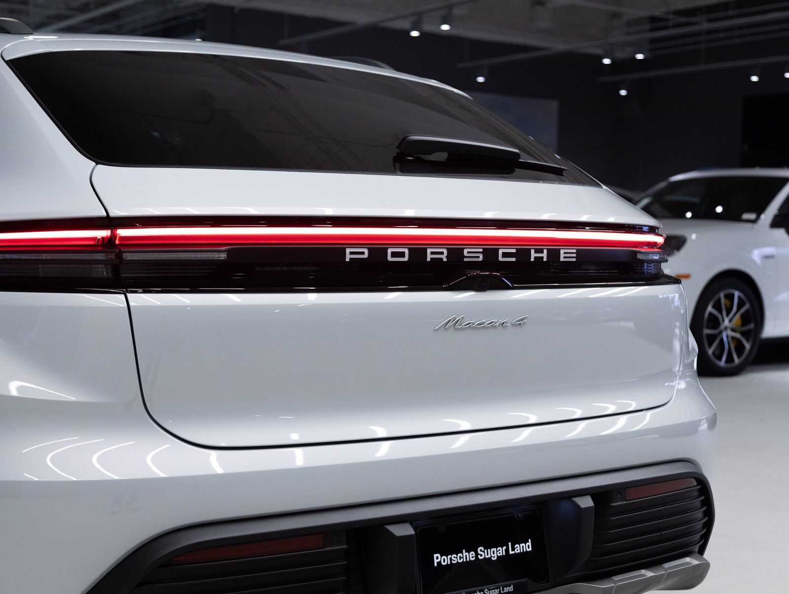 Certified 2026 Porsche Macan 4 Electric AWD/4WD image 30