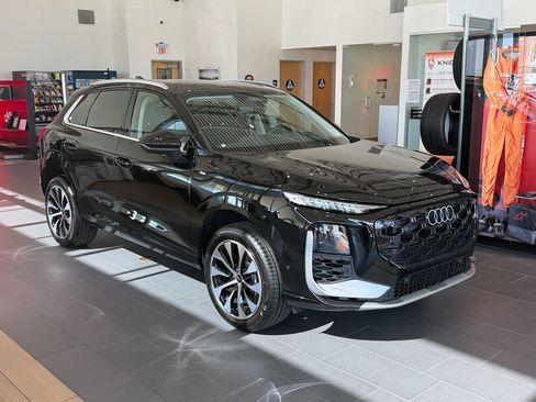 New 2026 Audi Q3 quattro 2.0T image 3
