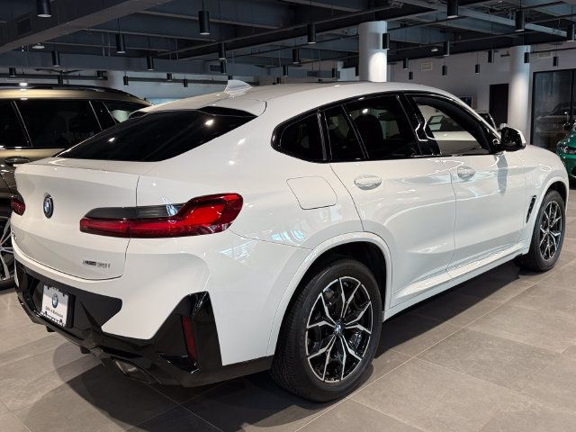 Used 2024 BMW X4 xDrive30i w/ M Sport Package AWD/4WD image 4