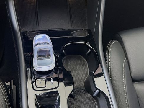 Used 2026 Volvo XC40 B5 Plus AWD/4WD image 23