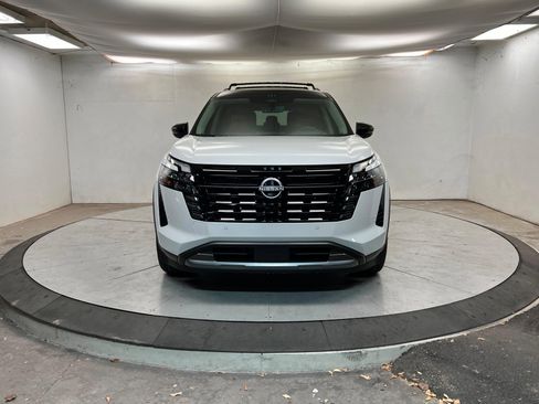 New 2026 Nissan Pathfinder Platinum image 8