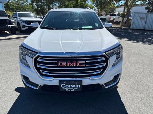 Used 2024 GMC Terrain SLT AWD/4WD image 9