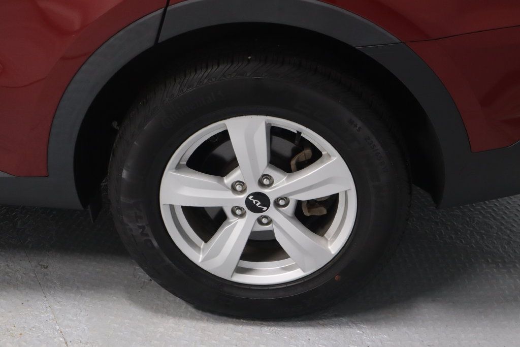 Used 2023 Kia Sorento LX FWD image 14