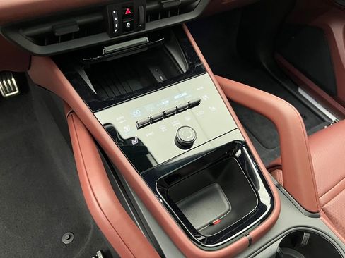 New 2025 Porsche Cayenne S image 19