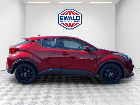 Used 2018 Toyota C-HR XLE FWD image 6