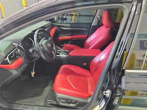 Used 2019 Toyota Camry XSE FWD image 4