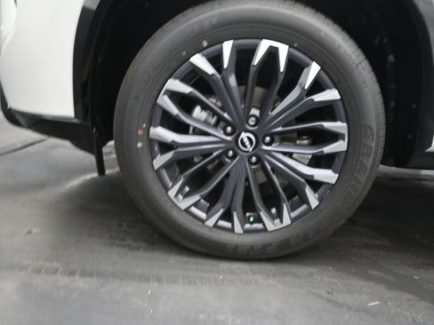 New 2026 Nissan Rogue Platinum w/ Platinum Premium Package image 9