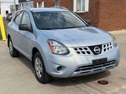 Used 2014 Nissan Rogue S w/ Convenience Package AWD/4WD image 3
