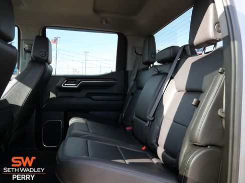 Used 2023 GMC Sierra 1500 SLT image 16