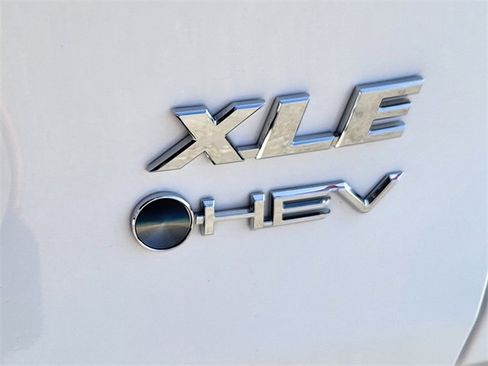 Used 2025 Toyota RAV4 XLE image 3